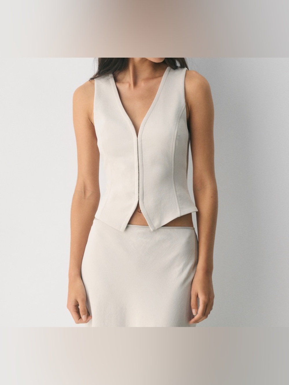 Aritzia Attire Vest- Crepette in Light Birch - Picture 3 of 7